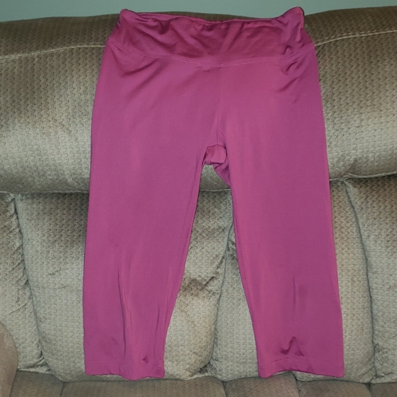 New Max Core Mauve Yoga Workout Capri Pant Size M - Picture 3 of 8